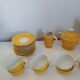 Service à café vintage en porcelaine de Limoges couleur jaune orange