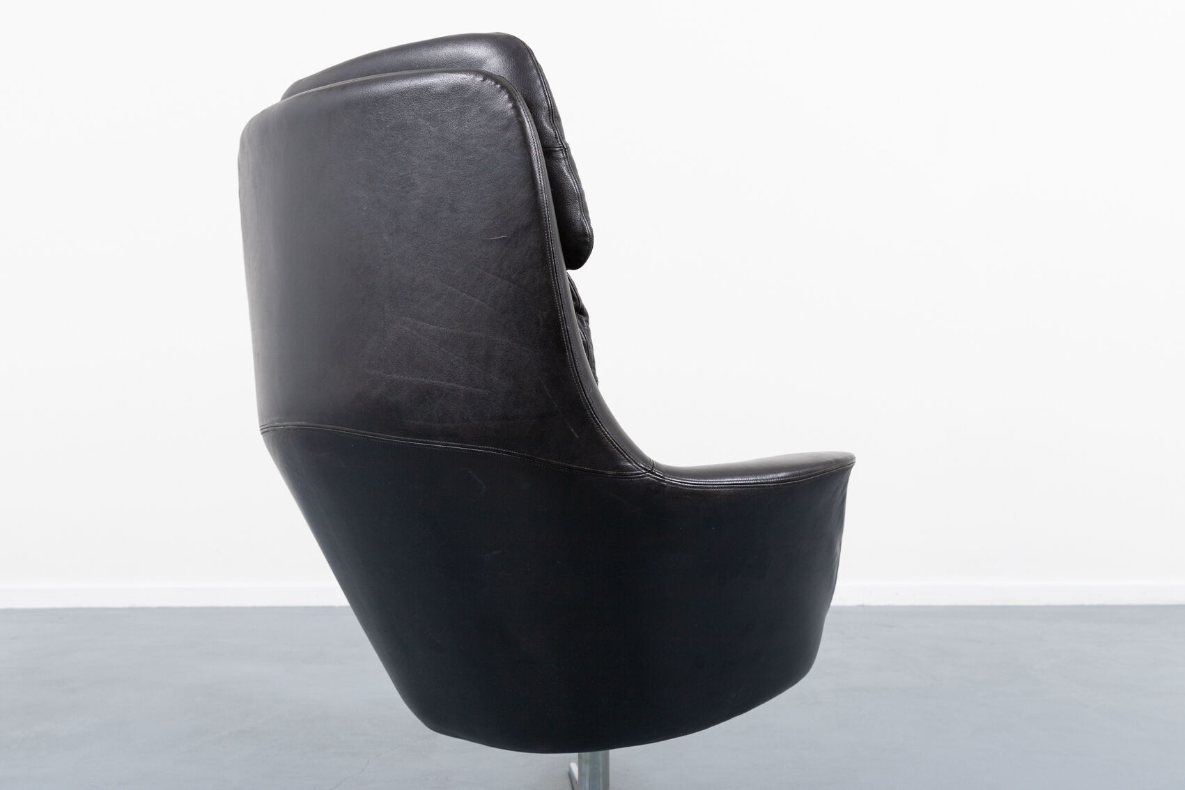 Danish Vintage Swivel Lounge Chair by Henry W. Klein