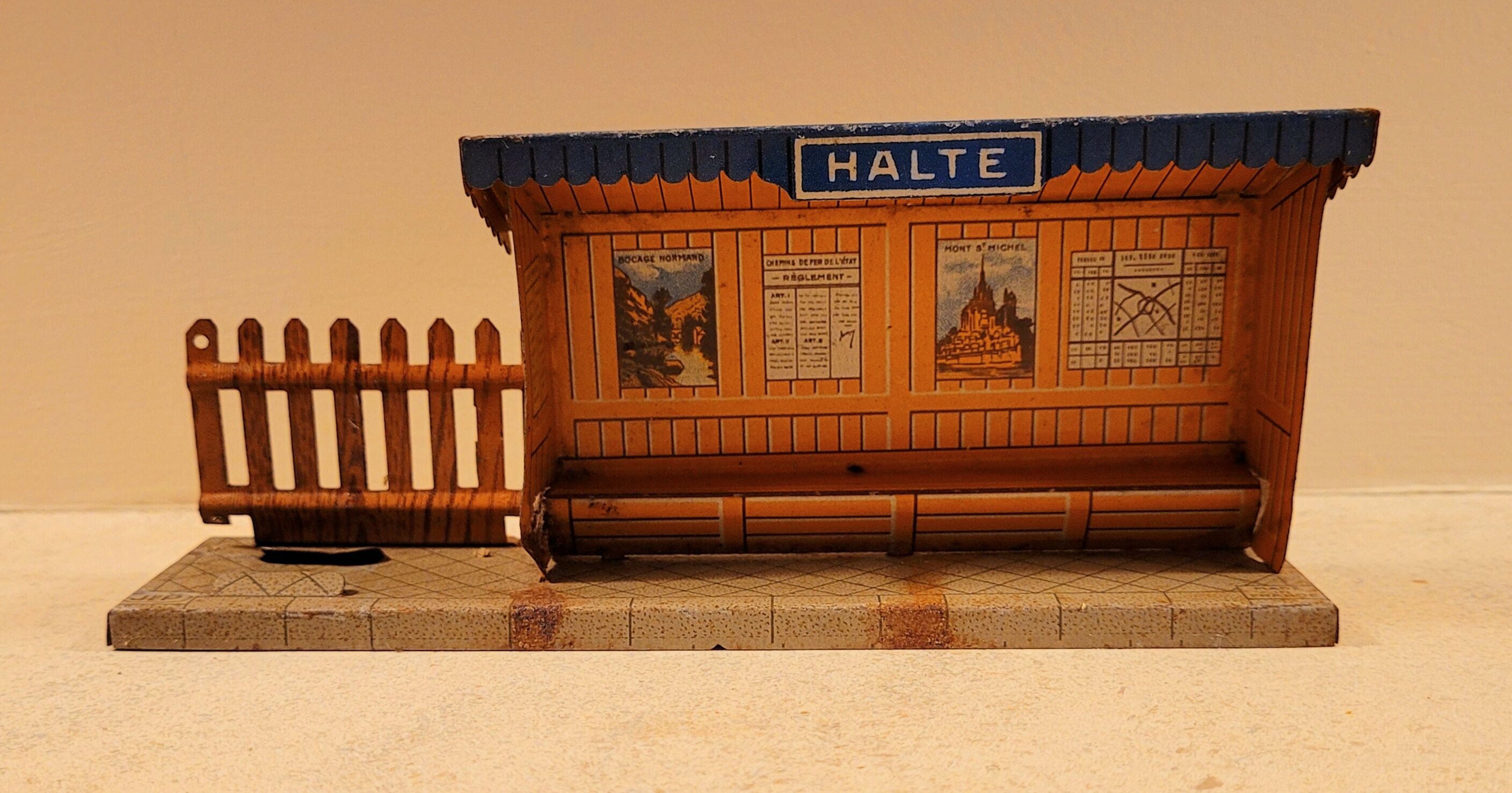 Vintage sheet metal JEP train from the 20s and 30s