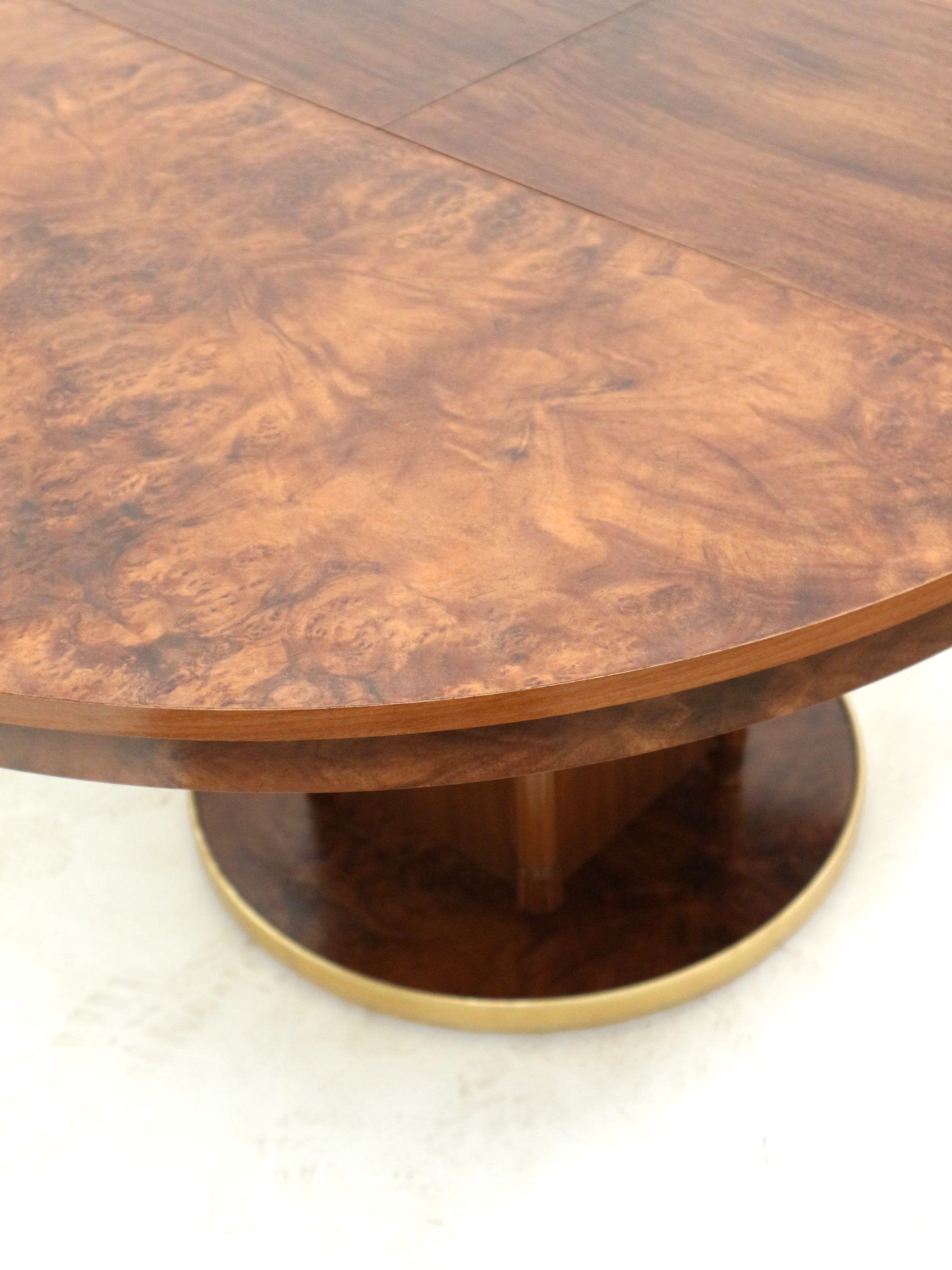 Elegant vintage Art Deco extendable round dining table