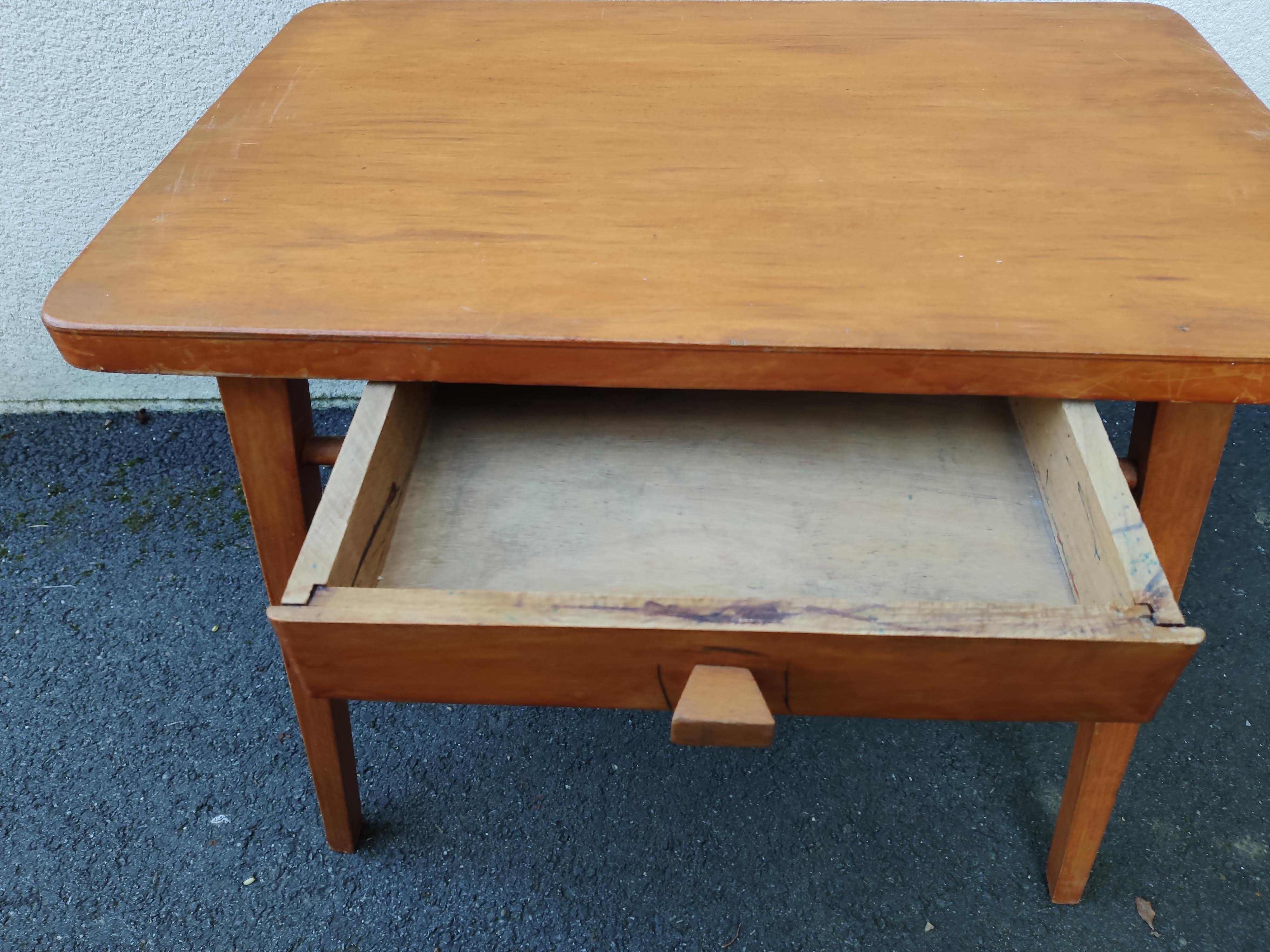 Baumann child desk with chair