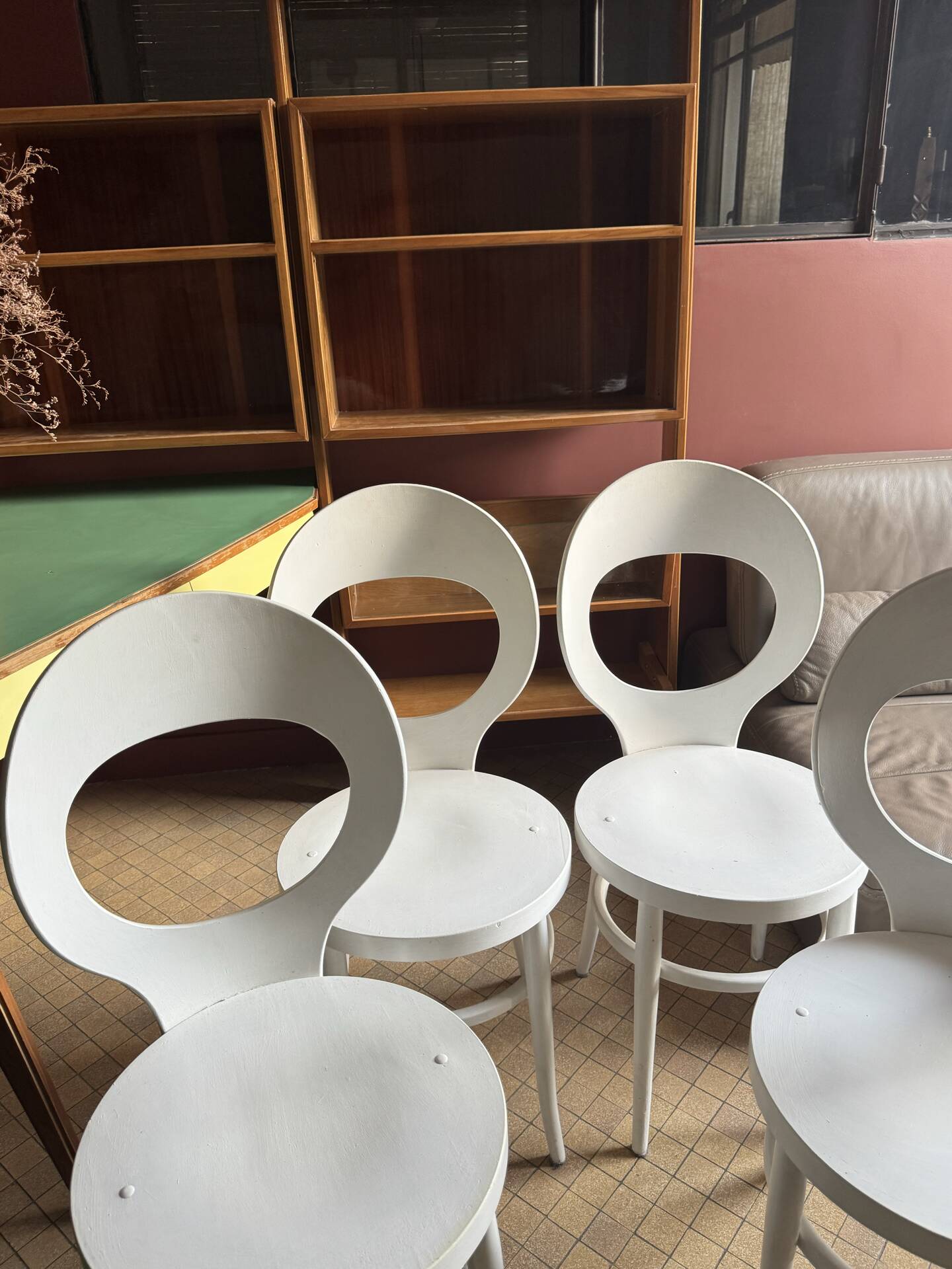4 chaises modèle mouette Baumann