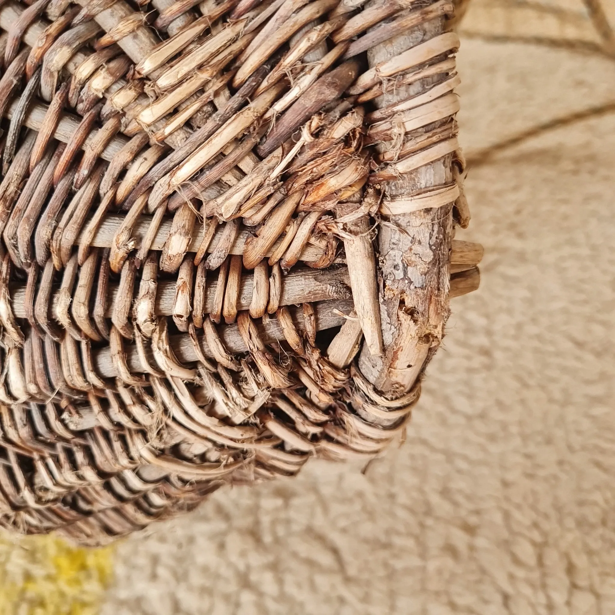 Vintage Fisherman’s Basket in Woven Willow & Rope