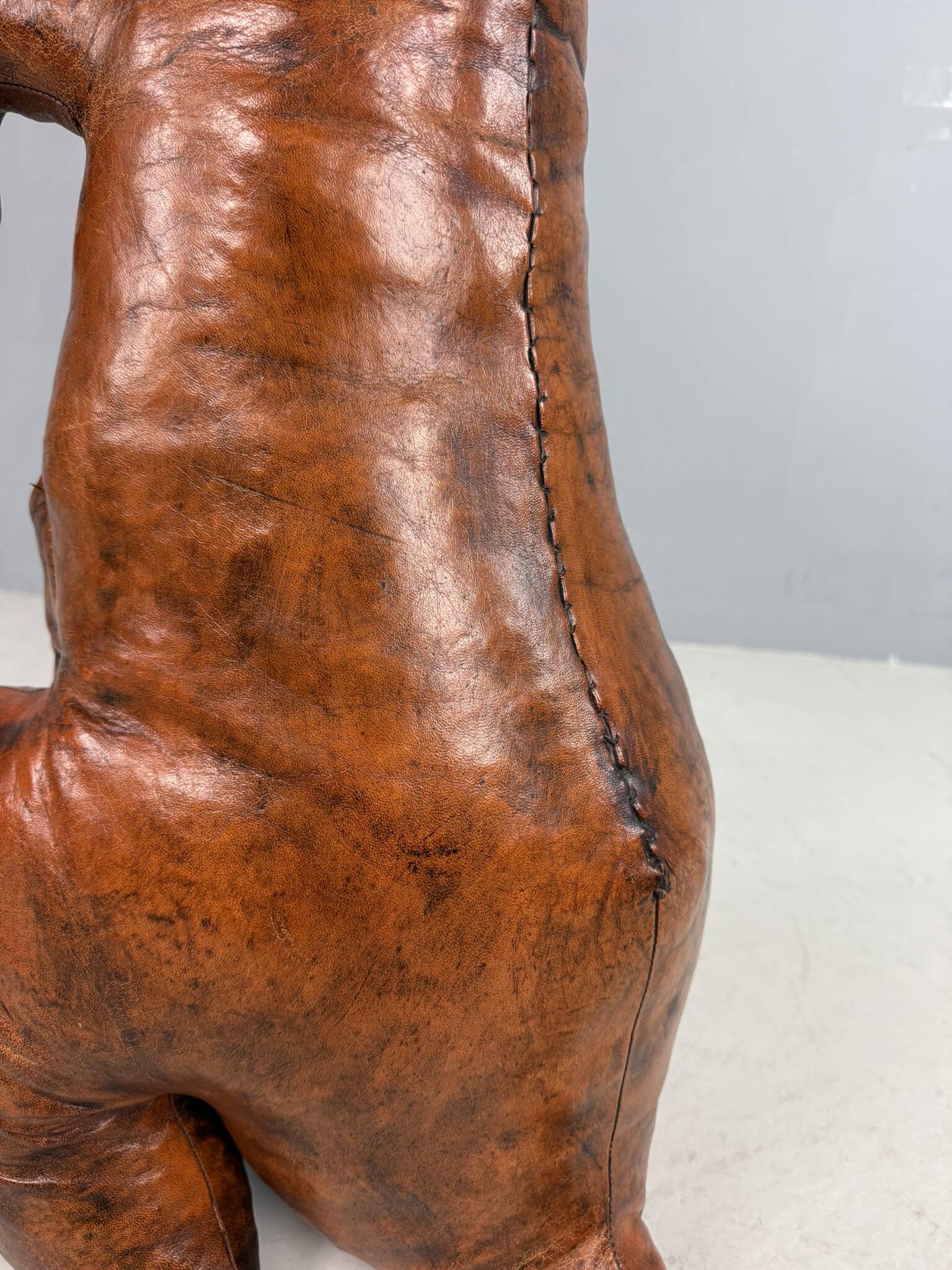 Dimitri Omersa leather magazine pouch kangaroo, Almazán, Spain, 1970 (Stamped)