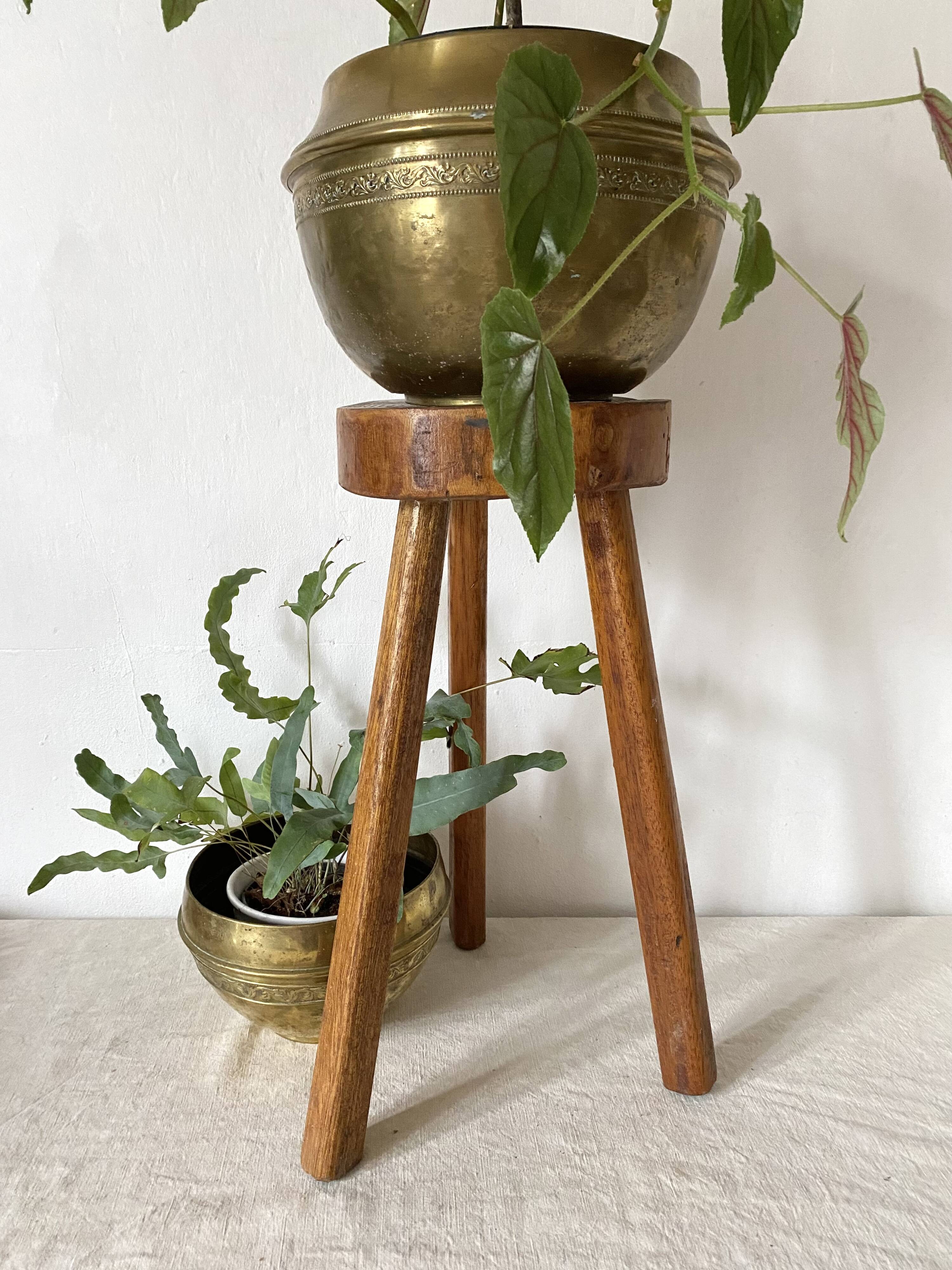 Tabouret de ferme tripode , porte plante
