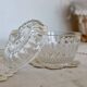 Petite bonbonnière ou sucrier vintage en verre moulé avec chapeau