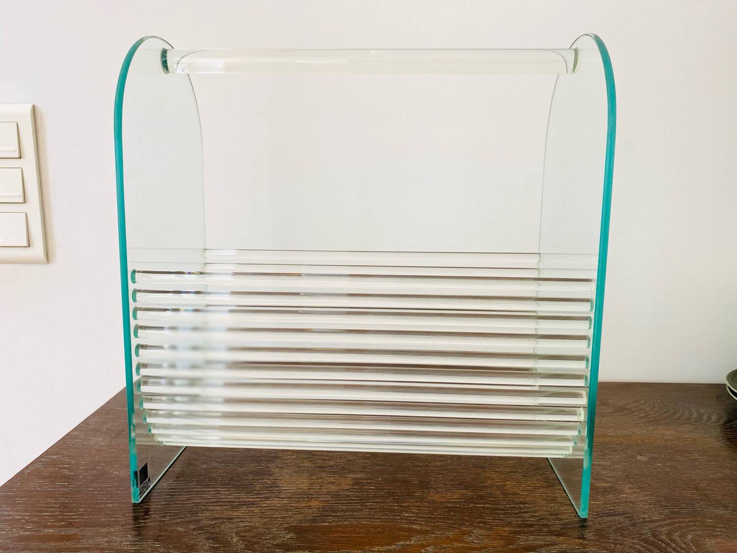 Marais International magazine rack