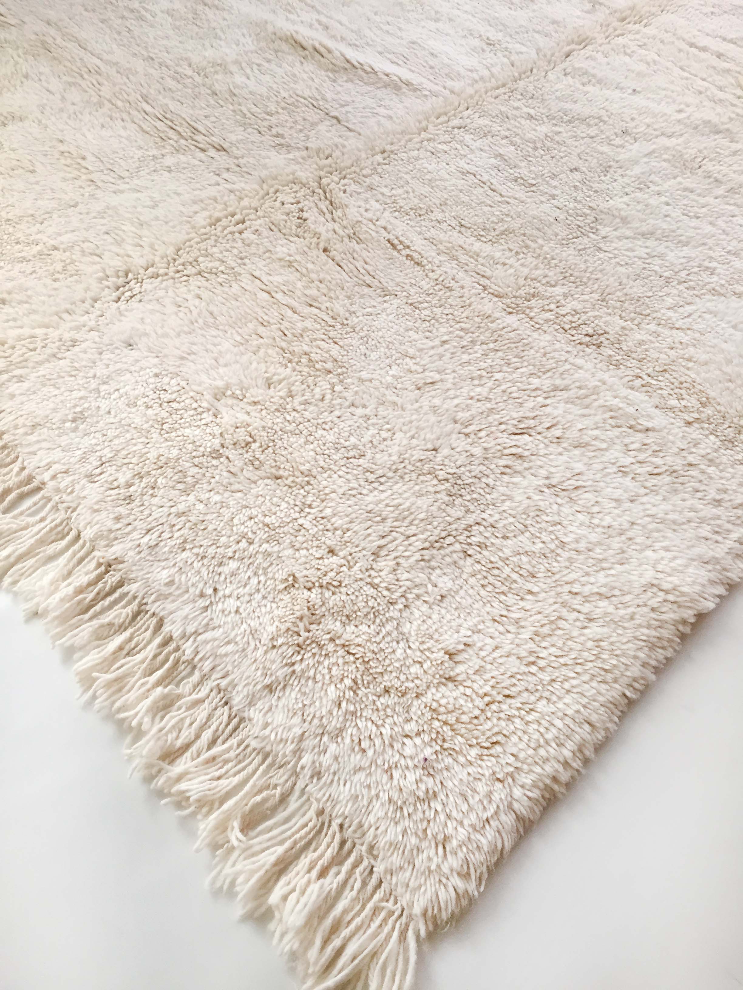 Moroccan Berber carpet Beni Ouarain unbleached uni 307x193cm