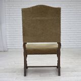Fauteuil danois à dossier haut des années 1950, en laine tissée à la main, velours, bois de chêne sculpté.