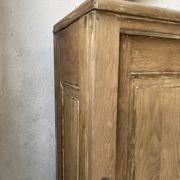 Large row of solid oak loom sliding doors