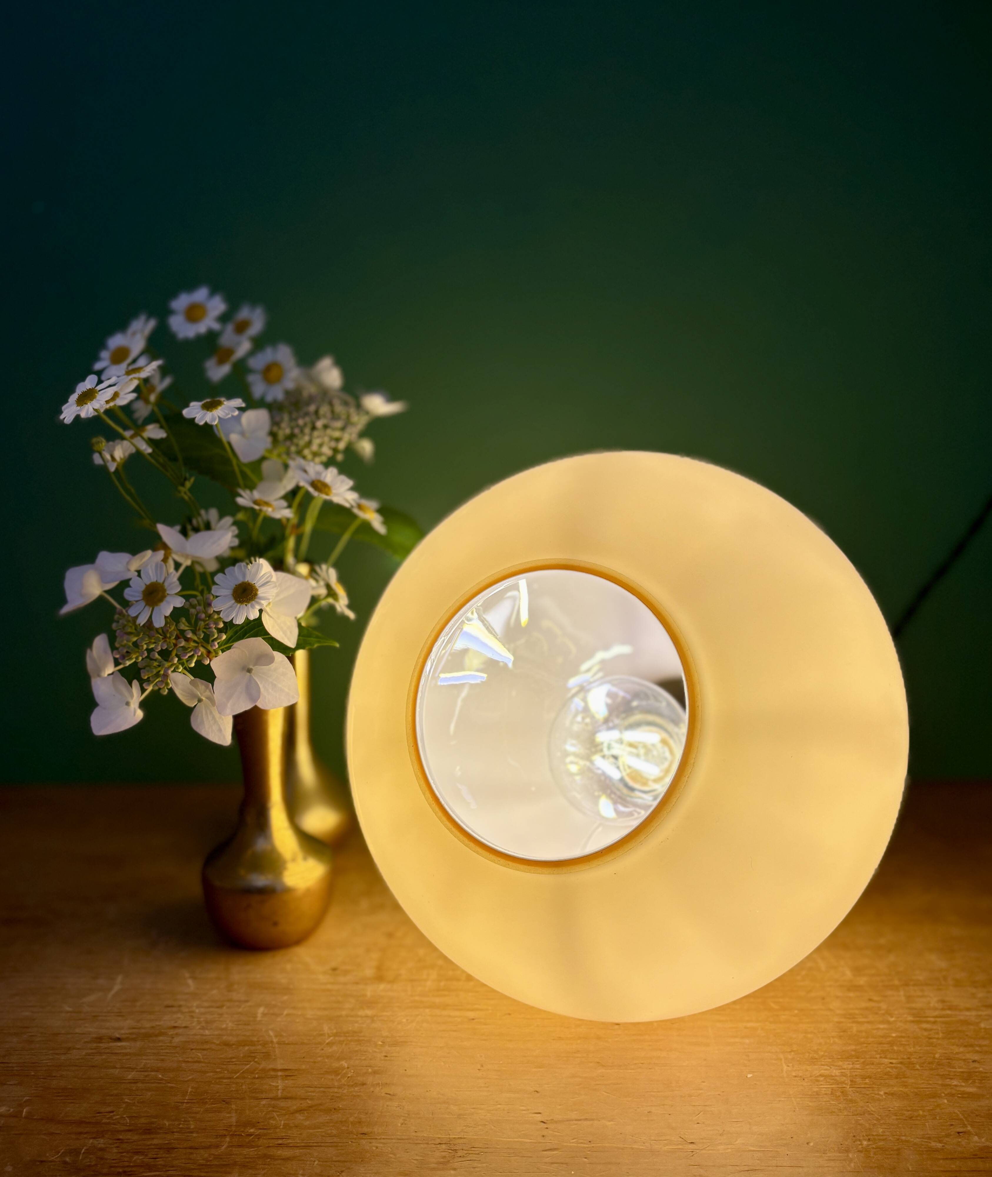 Suspension globe vintage en opaline jaune