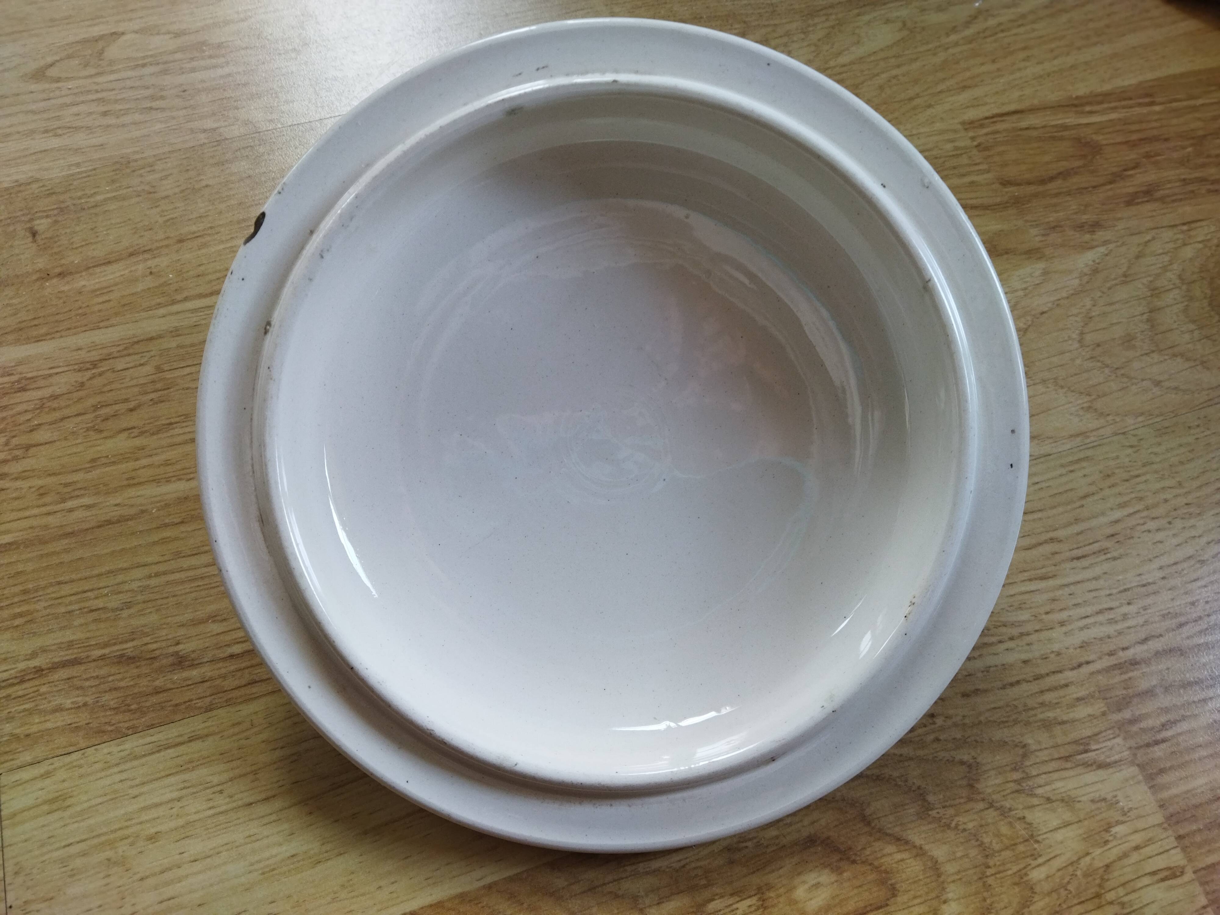 Badonviller "Champagne" iron clay vegetable dish