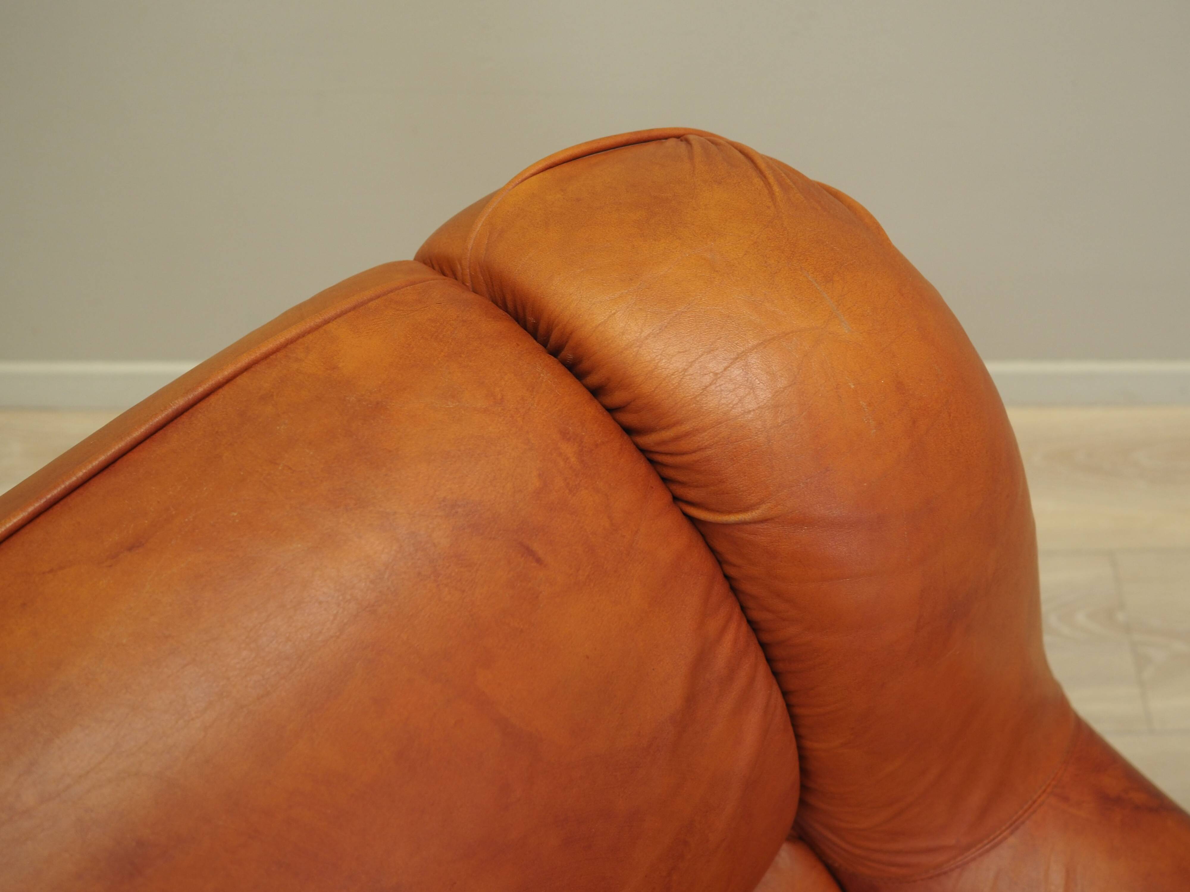Fauteuil orange, design italien, années 1970, fabricant : Mimo Padova