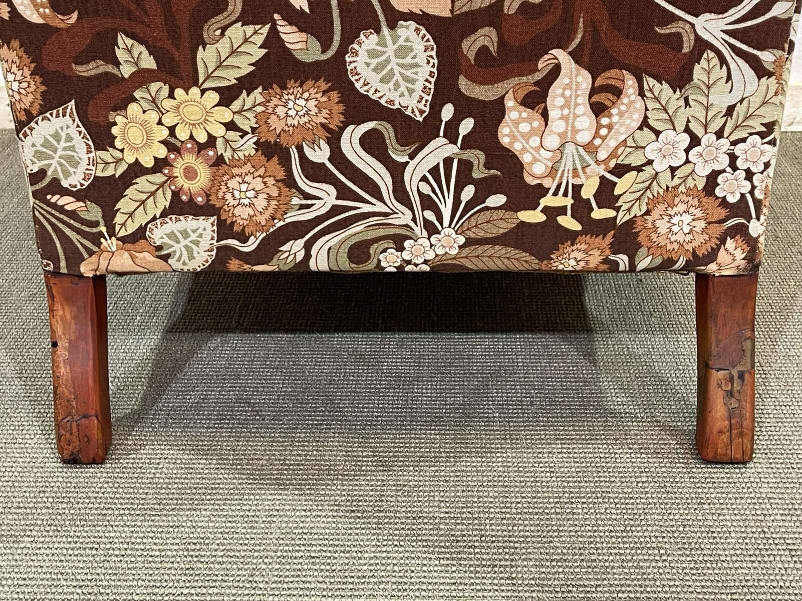 Fauteuil anglais des années 1930 à tissu fleurs