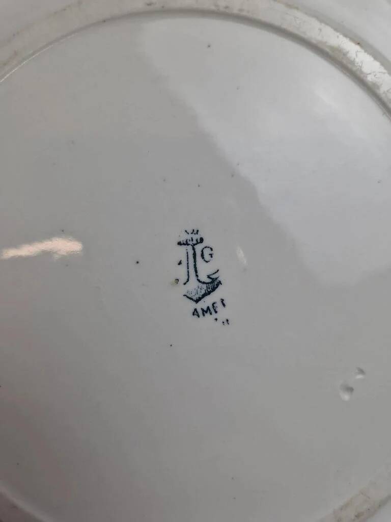 Large shallow dish Terre de Fer Clairefontaine Cyclamens 29 cm antique