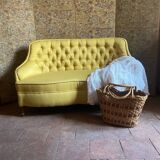 Small padded toad bench