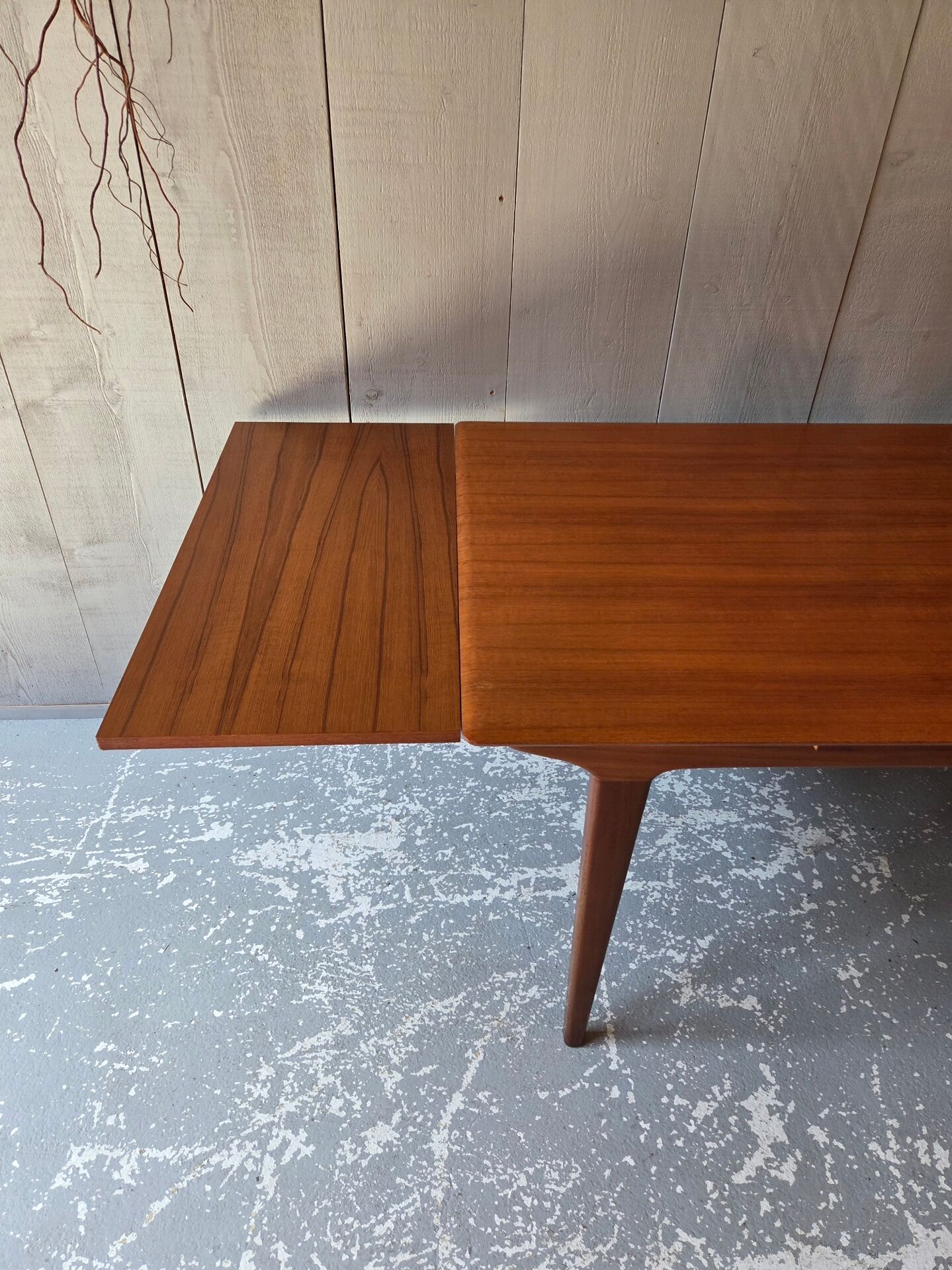 Scandinavian table