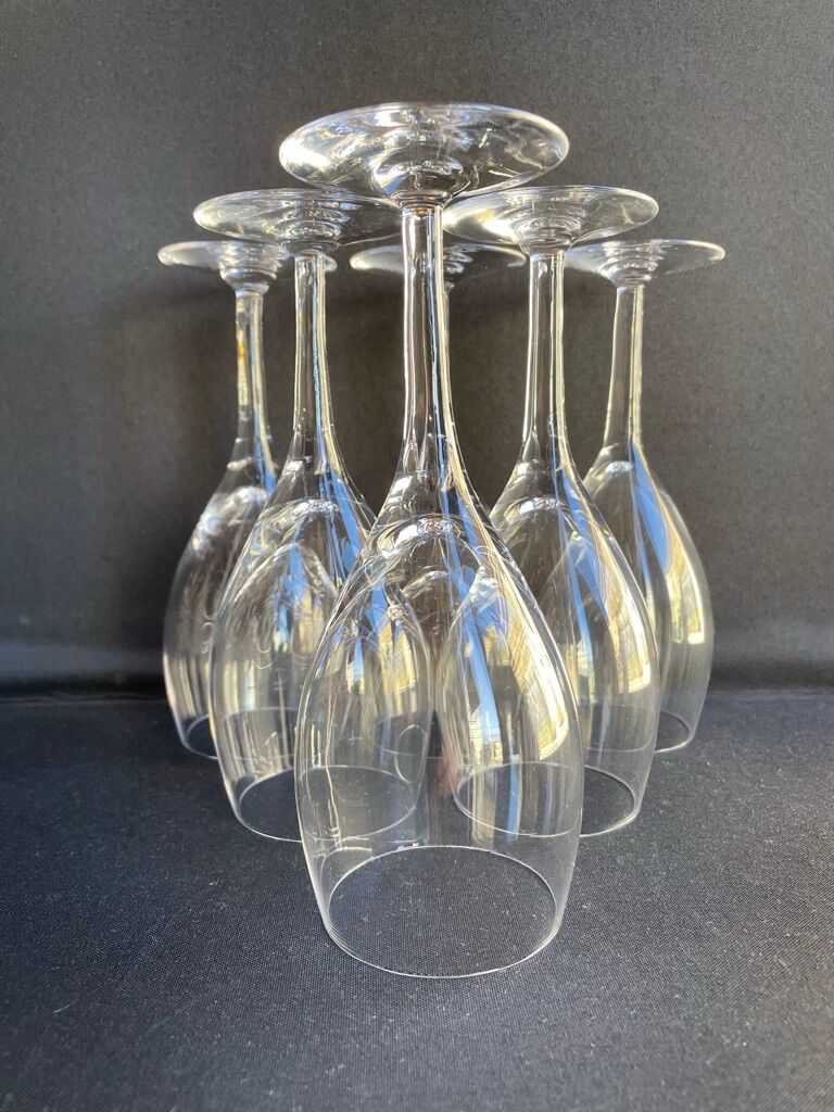 Red wine glasses