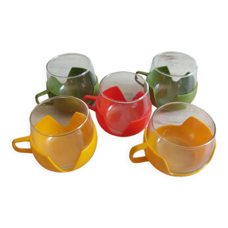 Set de cinq tasses en verre et plastique, années  70.