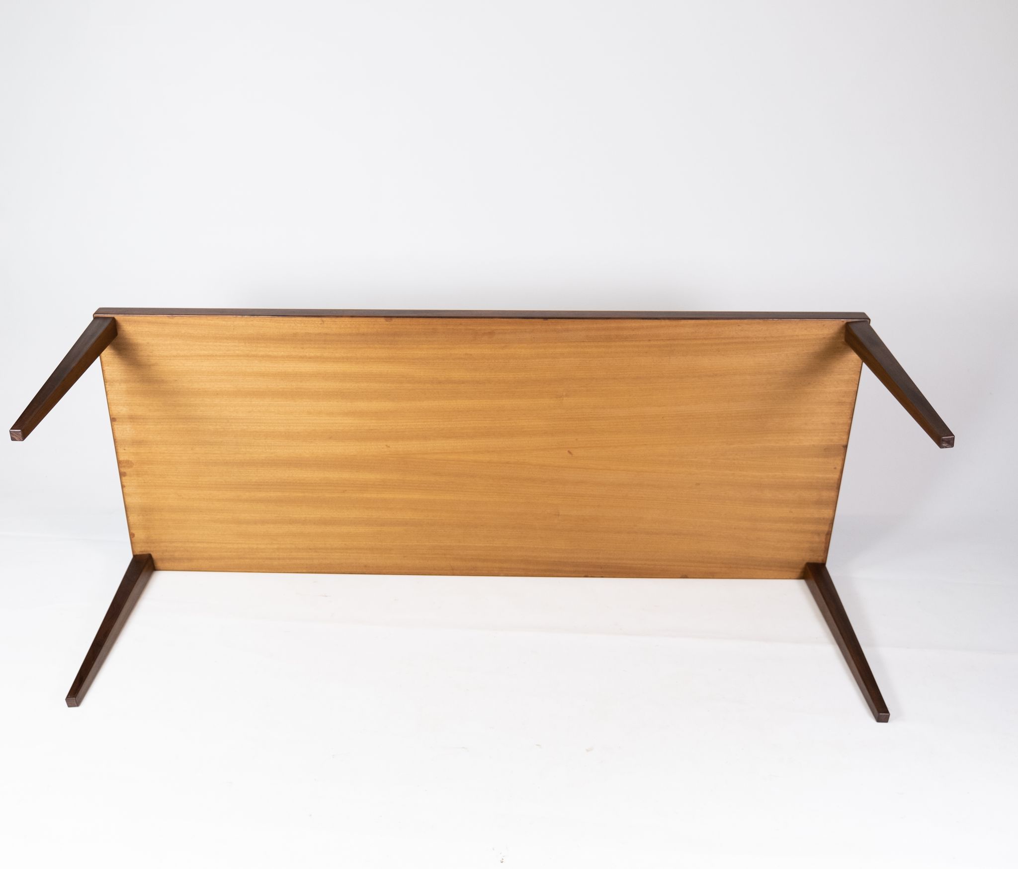 Table basse en bois de rose de design danois des années 1960.