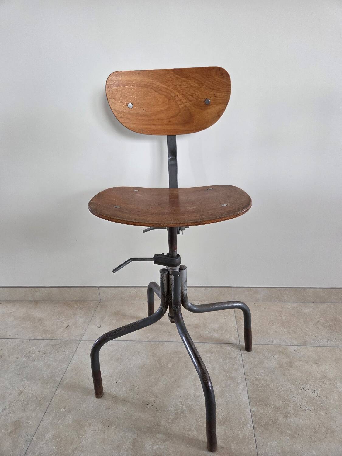 Chaise d'atelier dites d'architecte
