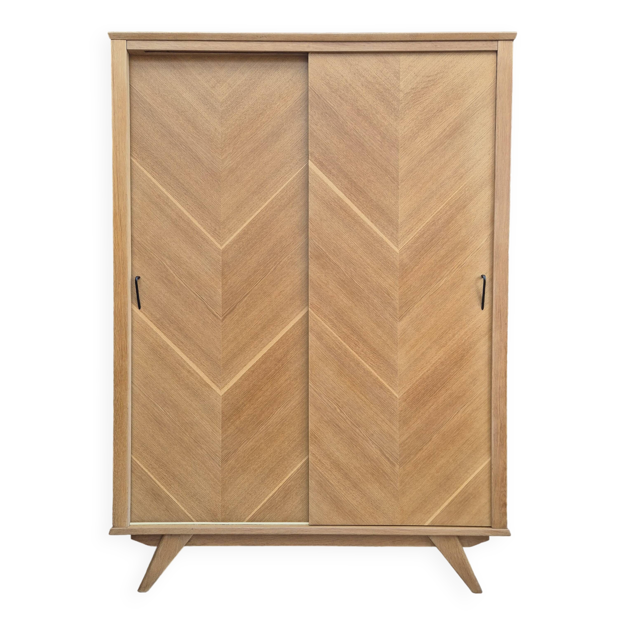 Armoire vintage