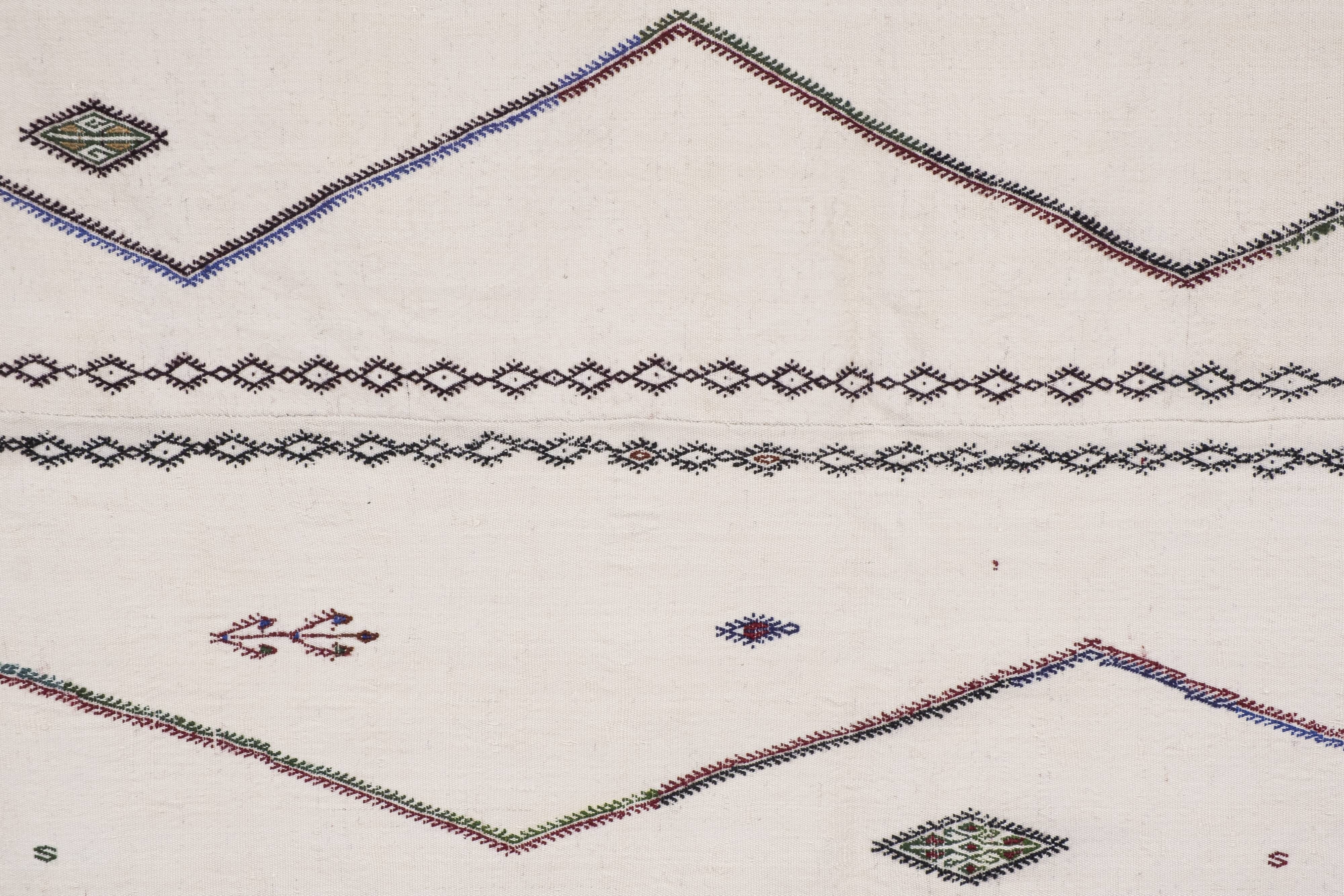 Carpet 179x210 cm