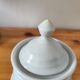 Sucrier en porcelaine blanche 