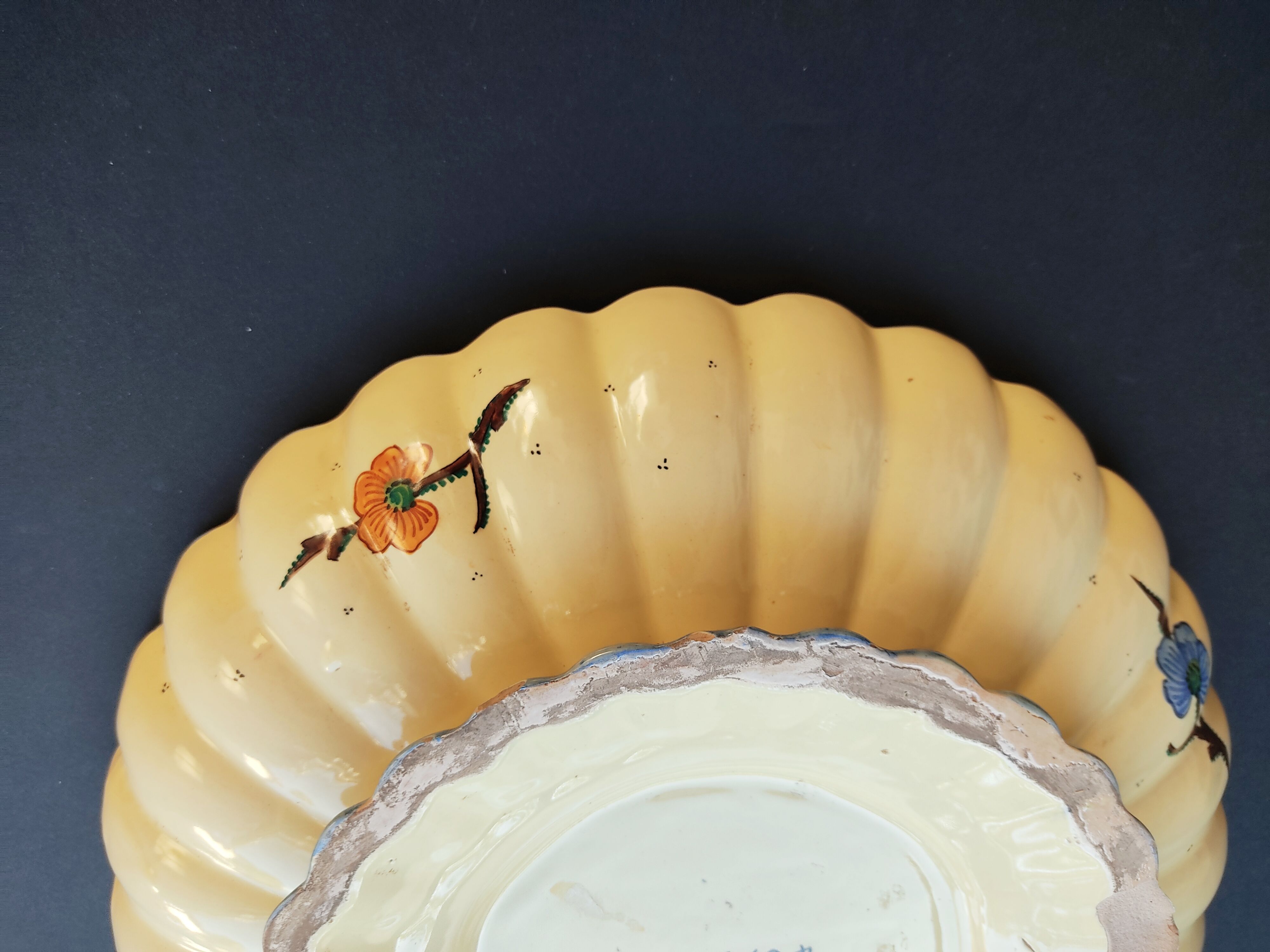 Flat on foot Italian earthenware Castelli Perugia