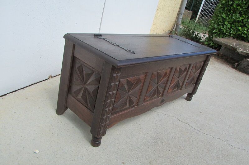 Bench chest, Louis XIII style in solid oak 1980s