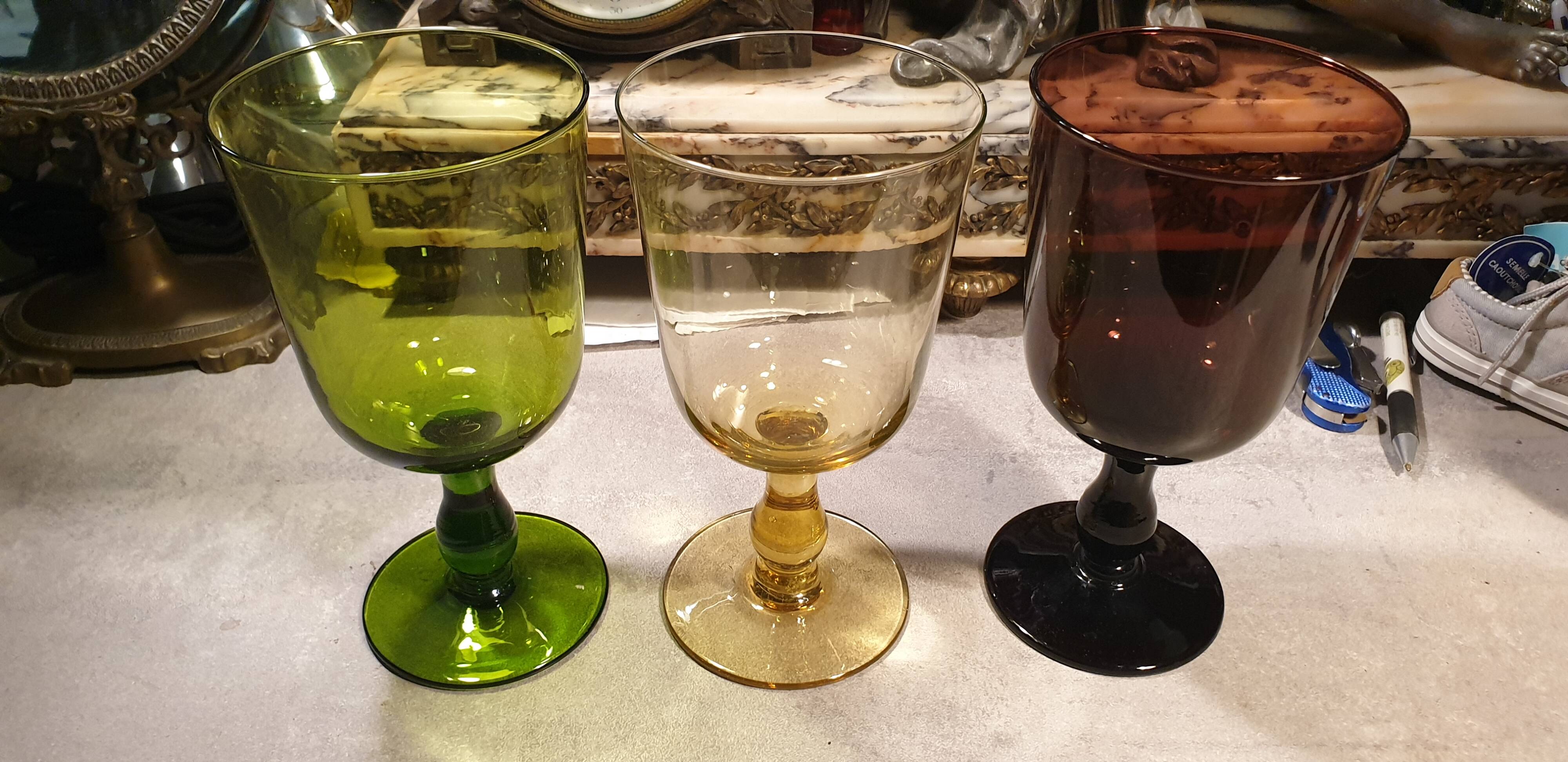 3 safe blown crystal glasses shower stand