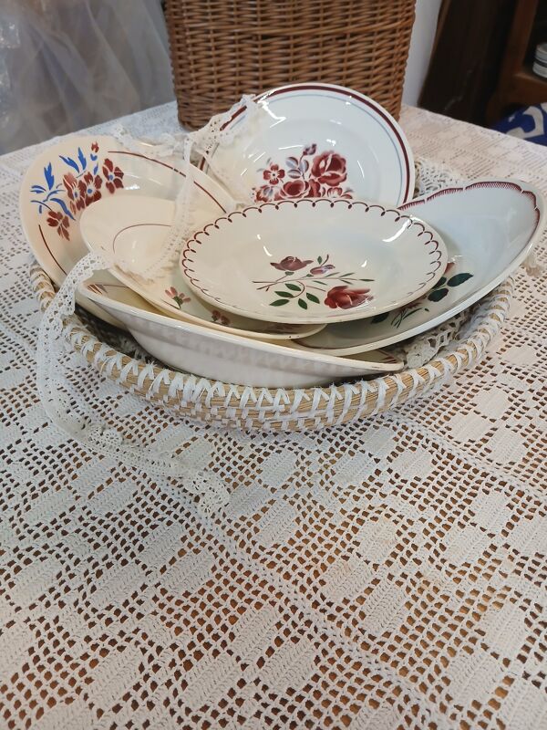 6 assiettes creuses anciennes dépareillées