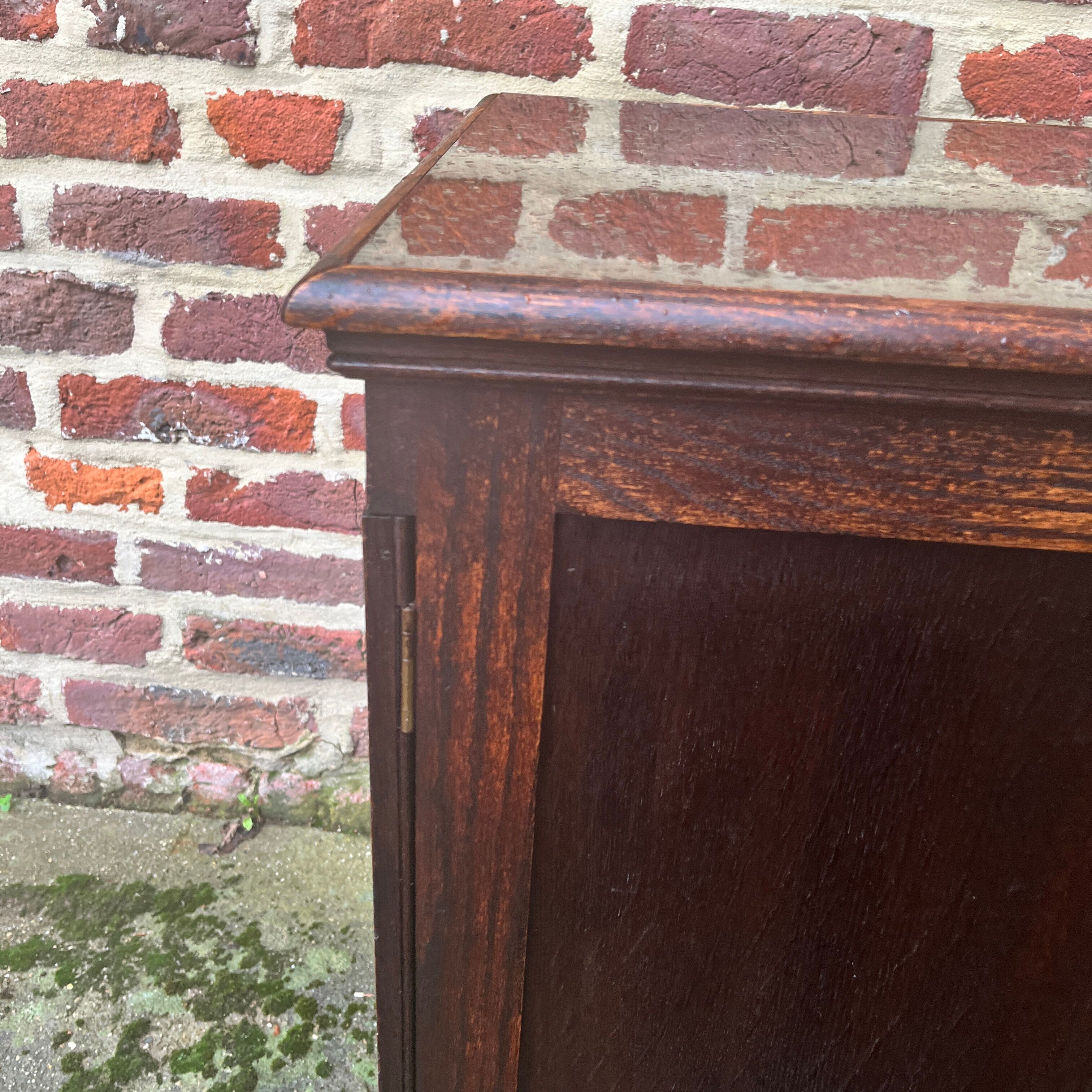 Gramophone cabinet