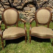 Paire de fauteuils cabriolet Louis XVI – dossier médaillon