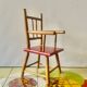 Ancienne chaise en bois paur poupée
