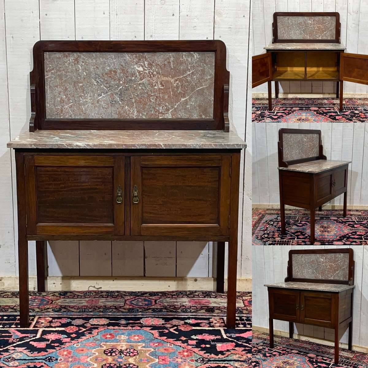 English toilet furniture in mahogany and marble from the early 20th century.