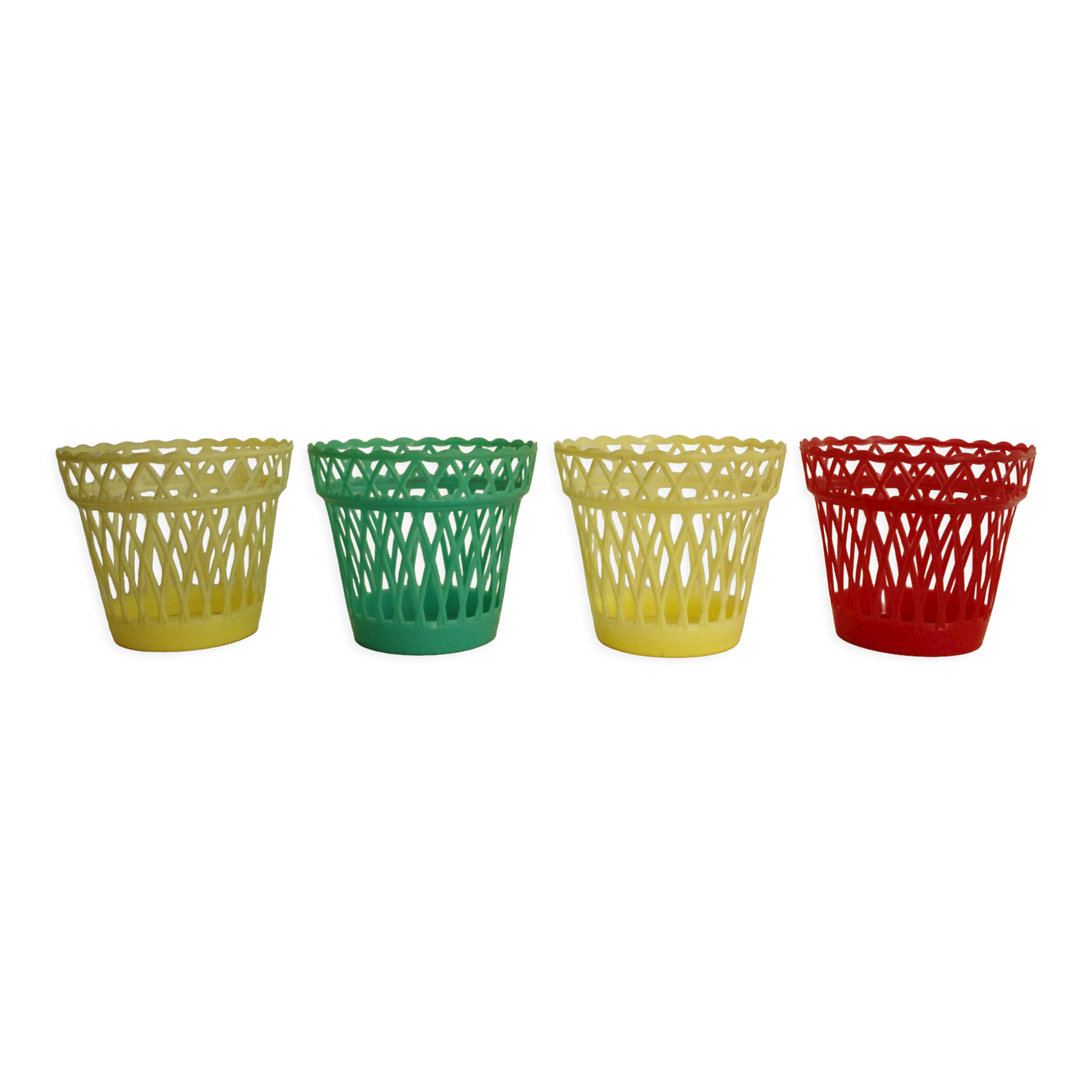 Set of 4 vintage plastic pot covers - model "SYLA"