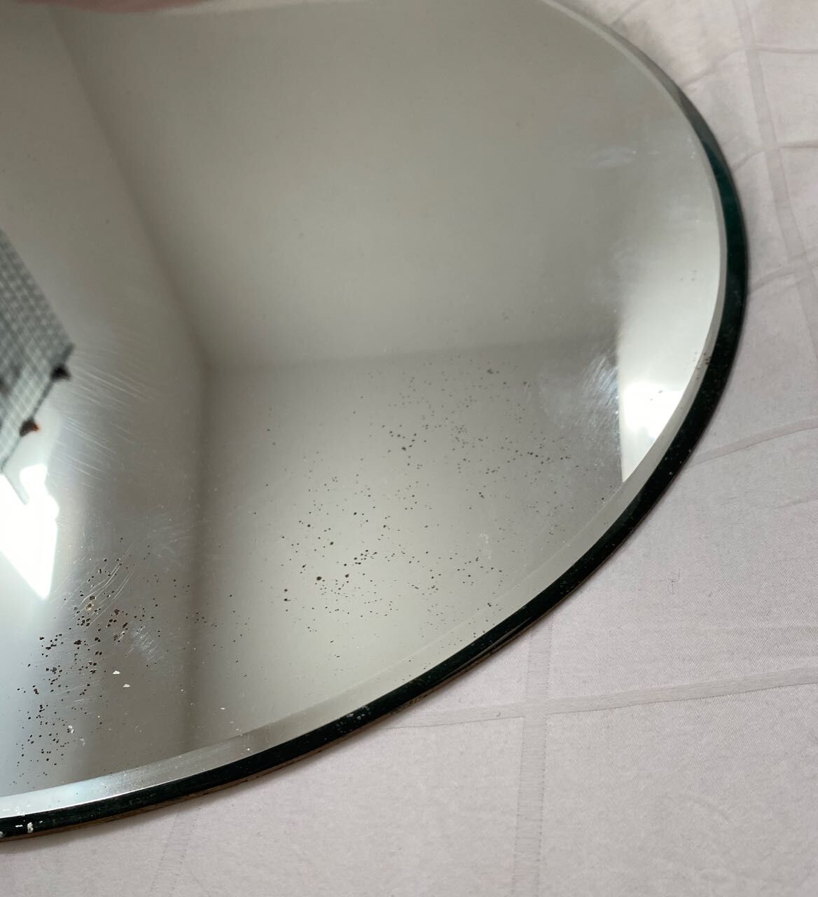 Oval bevelled mirror - 72x51cm