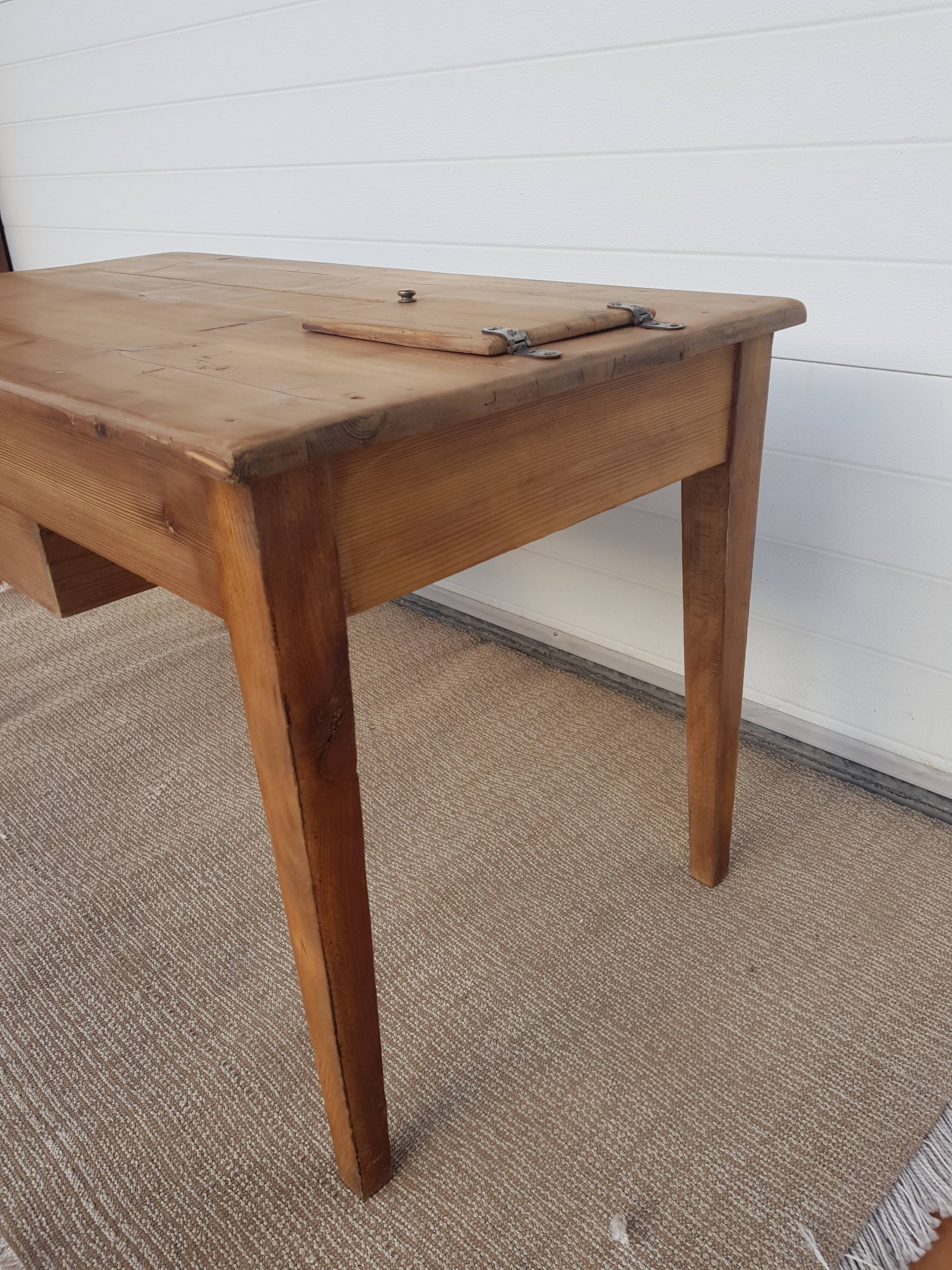 Established coordonnier early 20th s