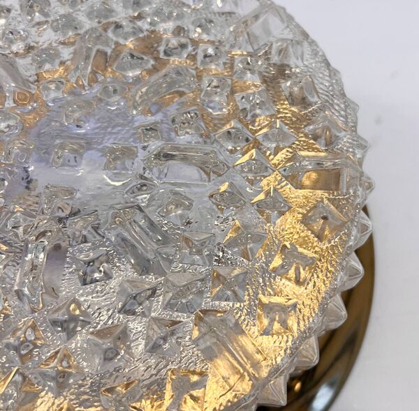 Lampe de plafond ou mur en verre doré de style Hollywood, années 1970.
