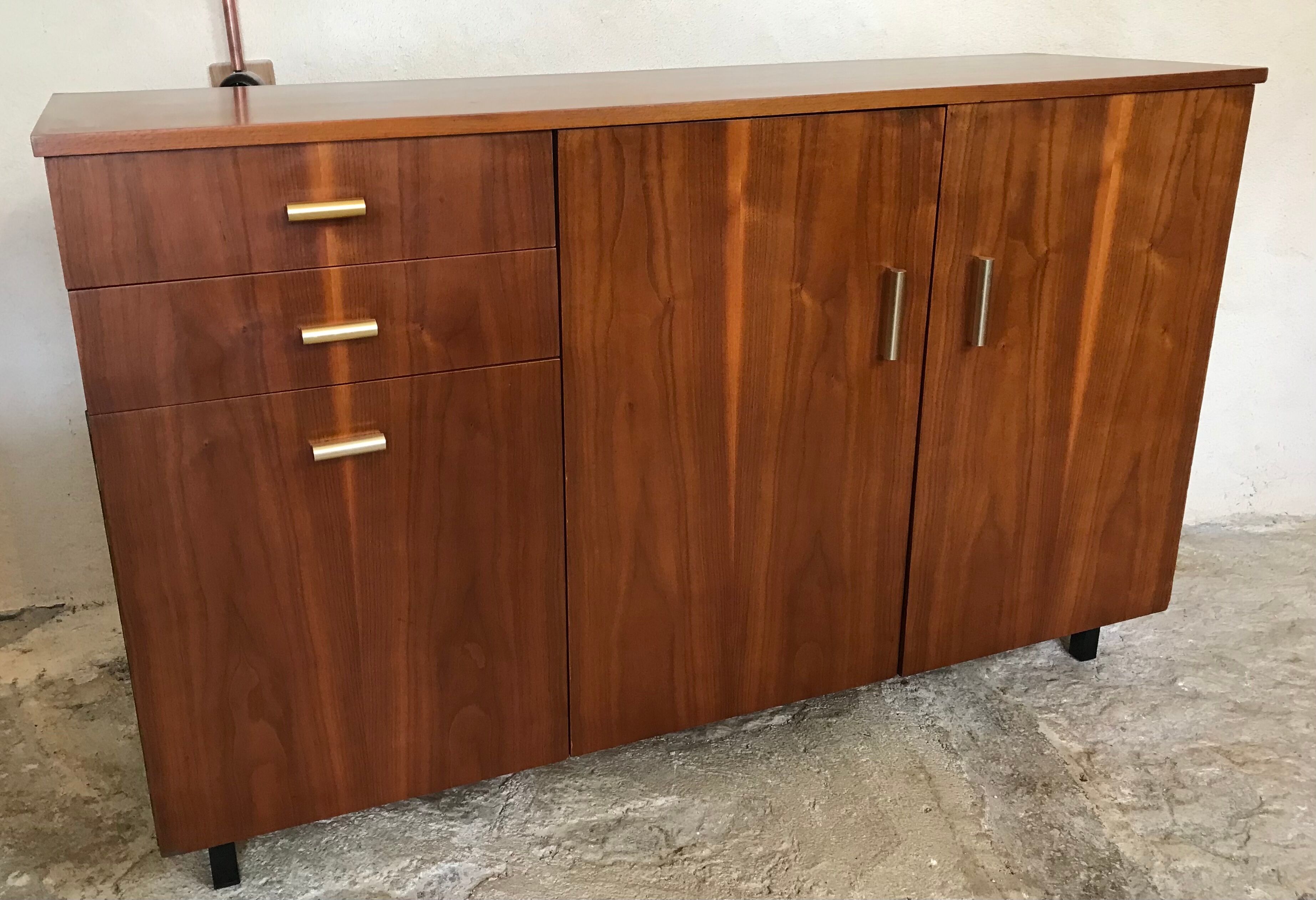 Vintage enfilade 1960-1980's blond walnut veneer handles brass