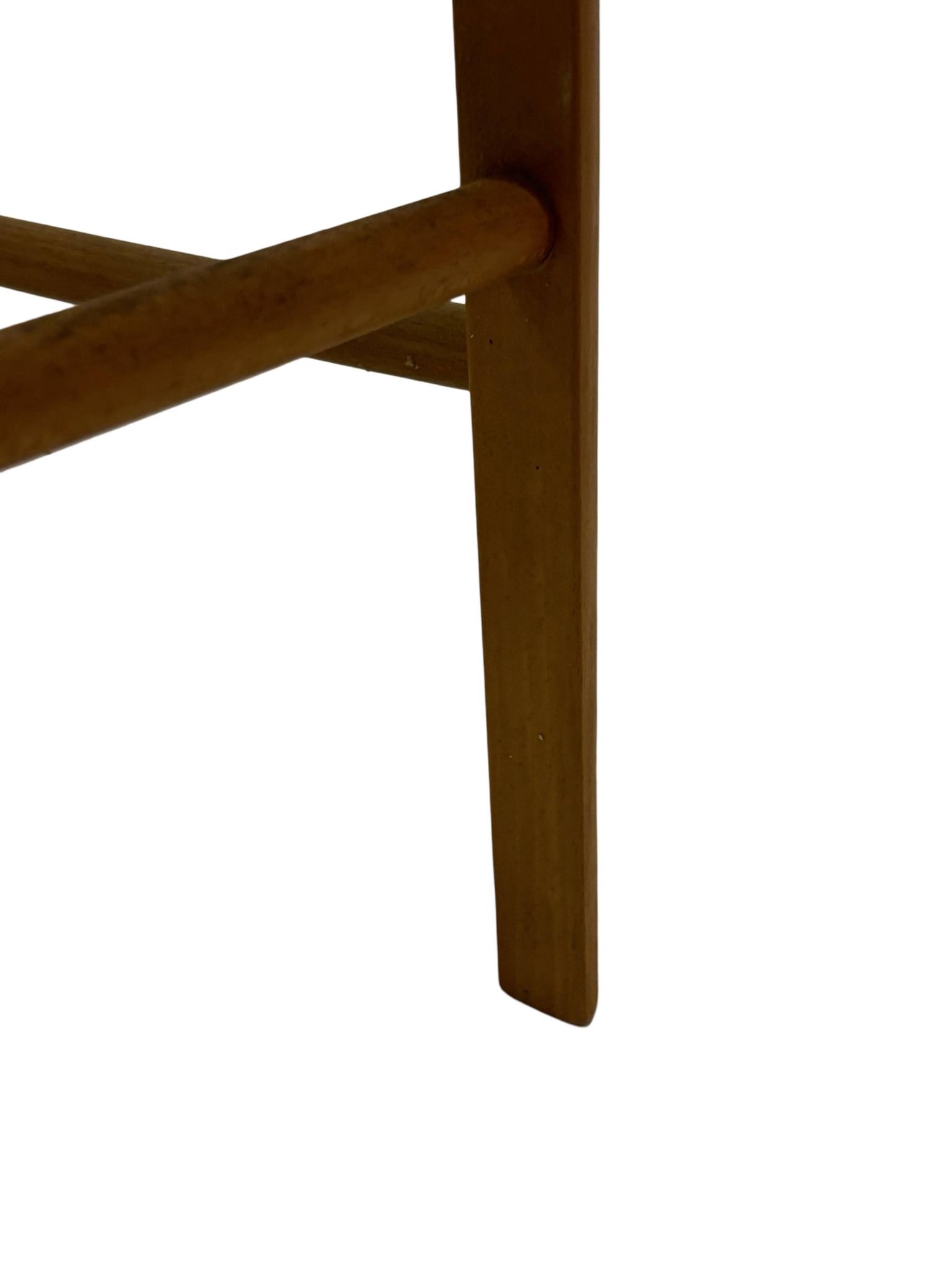 Tabouret vintage années 60 en chêne avec assise tressée