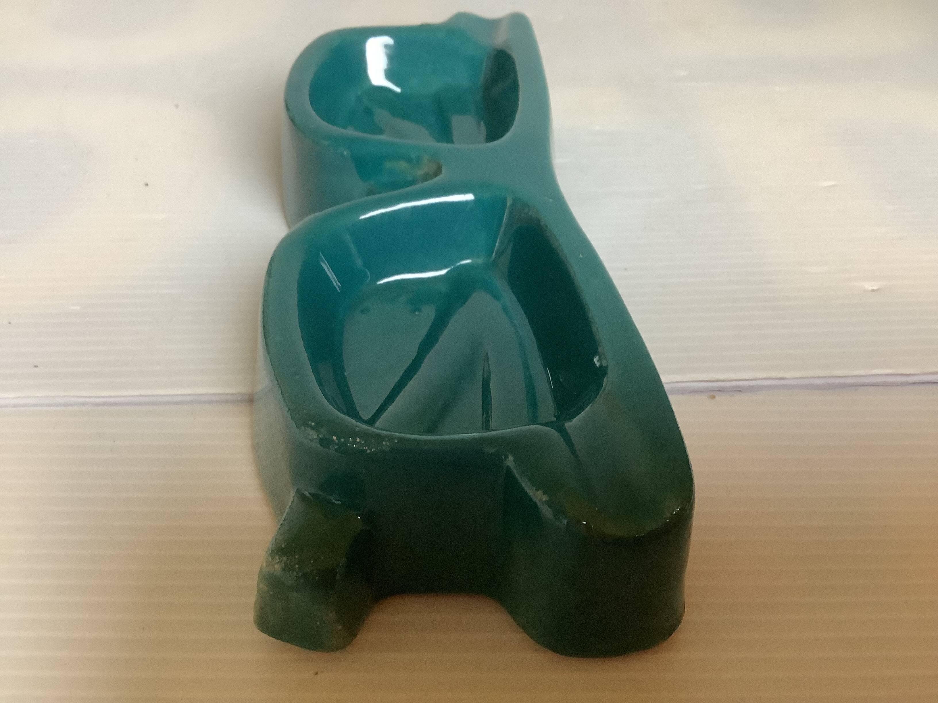 Eyeglass-shaped ring holder/trinket tray