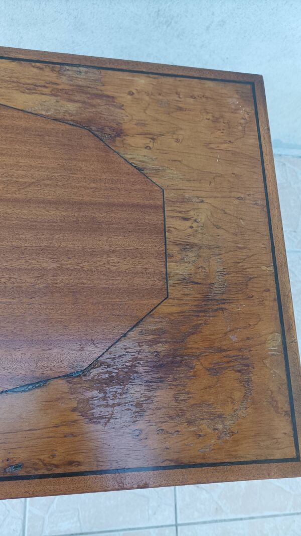 Table à jeu en noyer époque 19ème