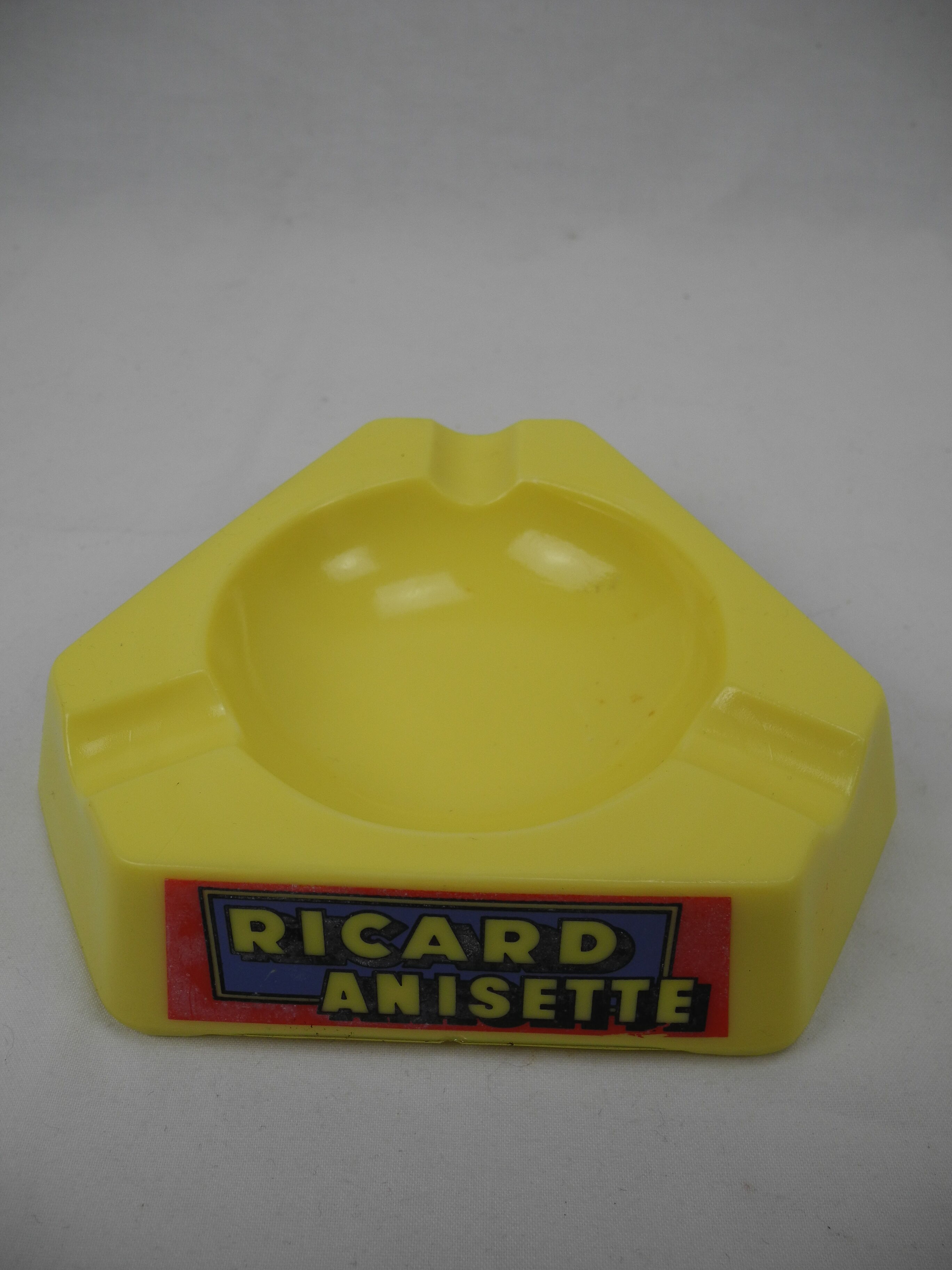 Old ashtray ricard