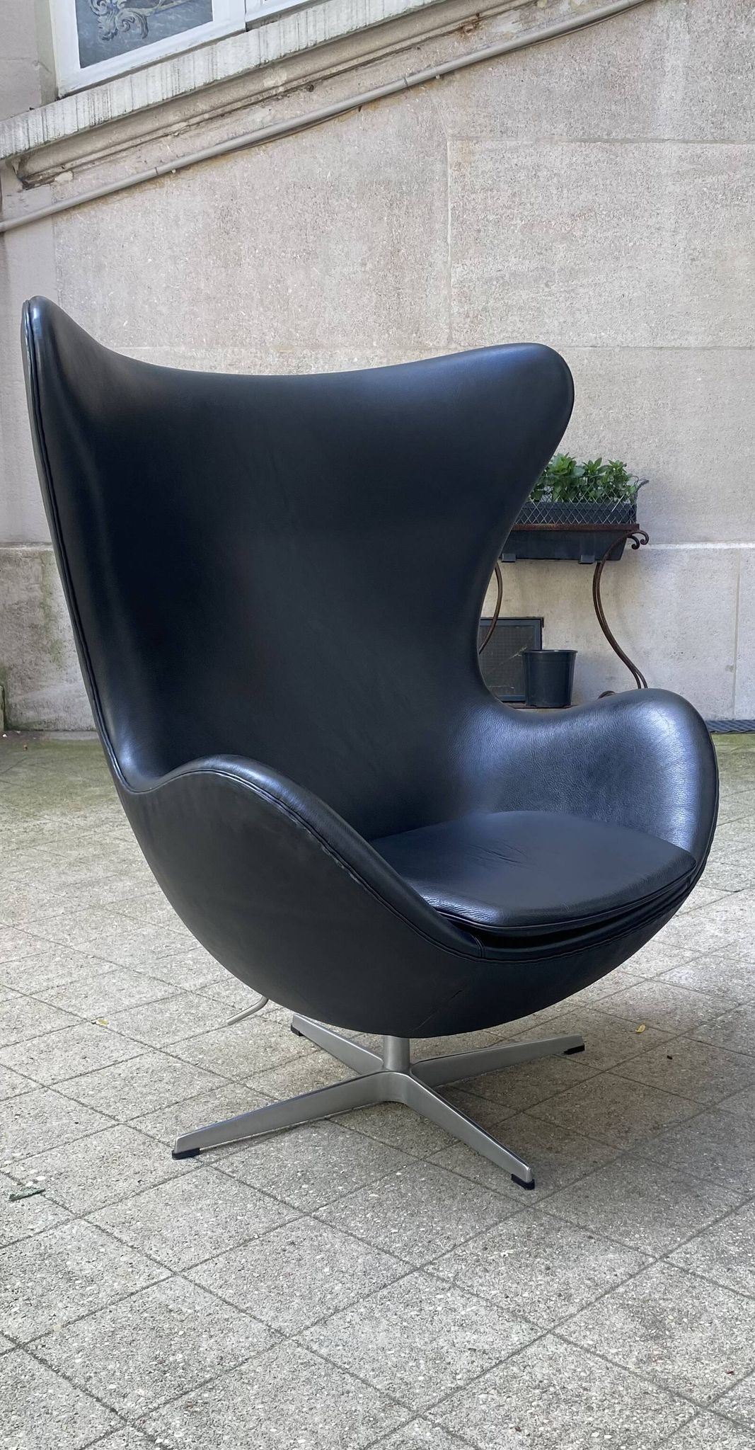EGG Chair by Arne Jacobsen for Fritz Hansen