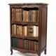 Bibliothèque galbée style Louis XV en chêne massif