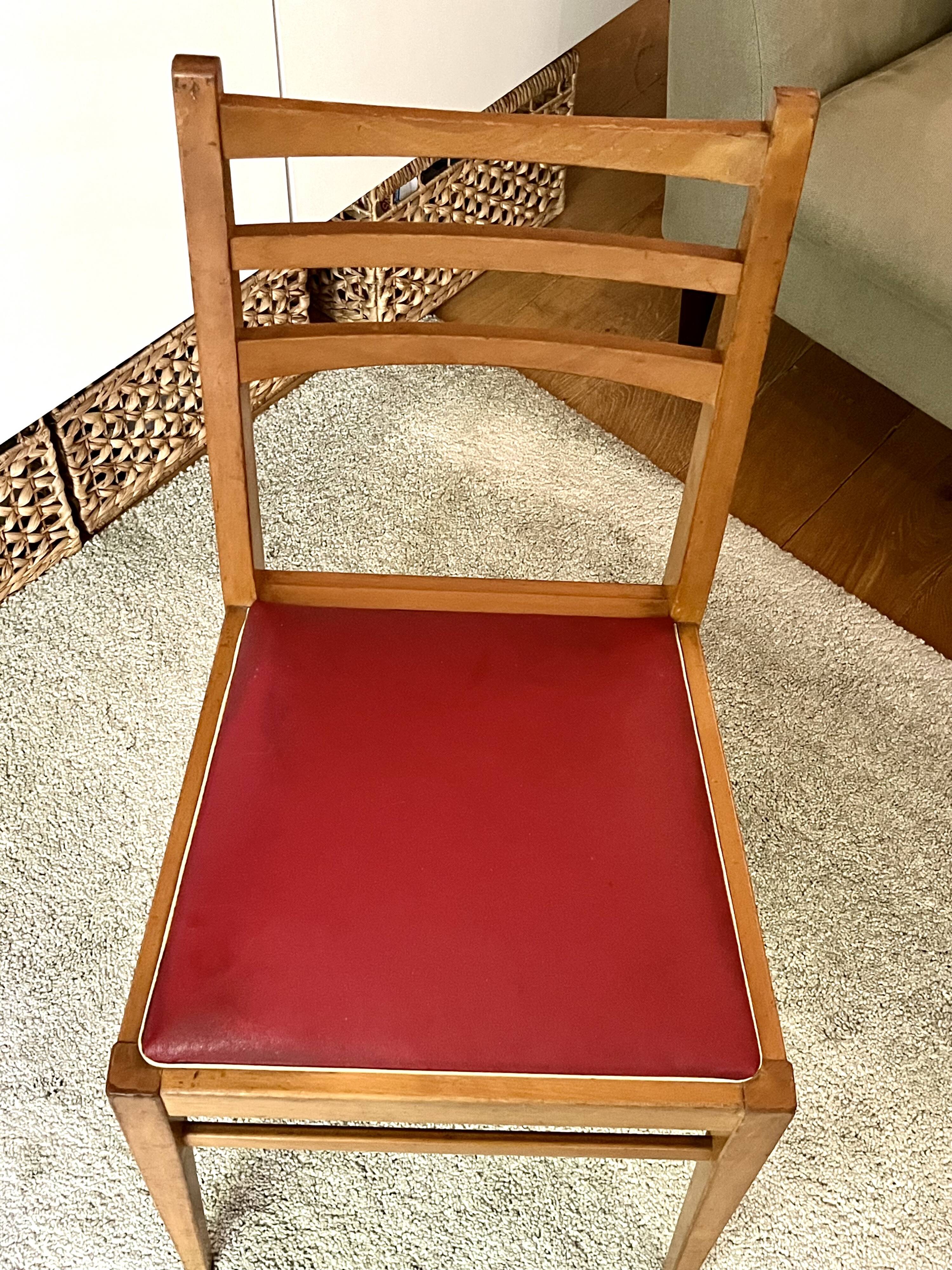 Set of 5 vintage chairs - Beech wood - Faux leather - 1950s