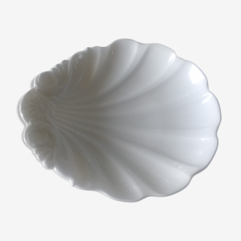 Plat coquille en porcelaine