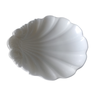 Porcelain shell dish